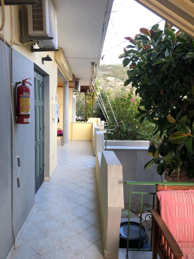 George Apartments Stoúpa מראה חיצוני תמונה